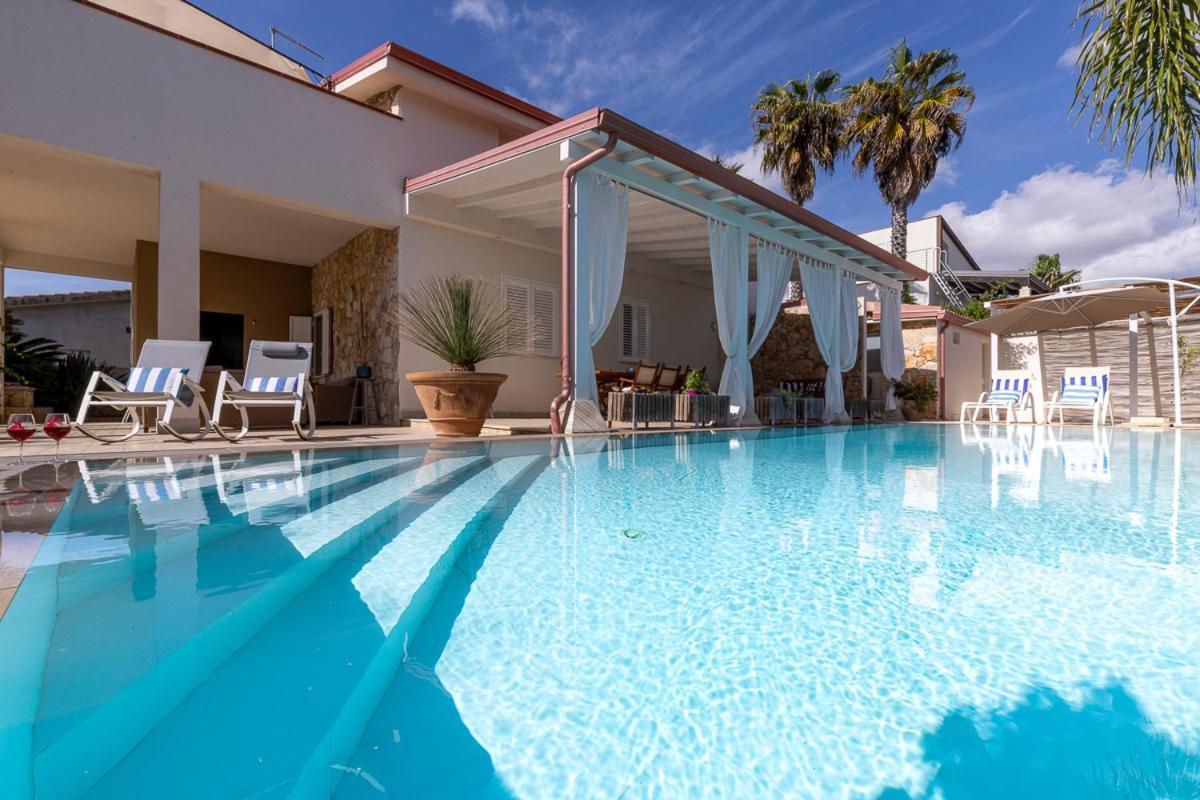 Villa Zamia Con Piscina 圣玛丽亚德尔法加洛 外观 照片